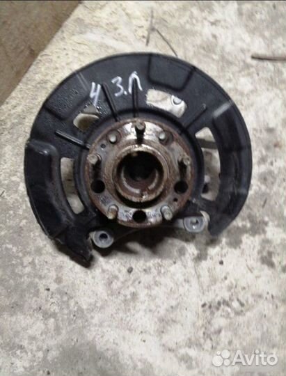 Кулак задний левый Kia Sorento 4