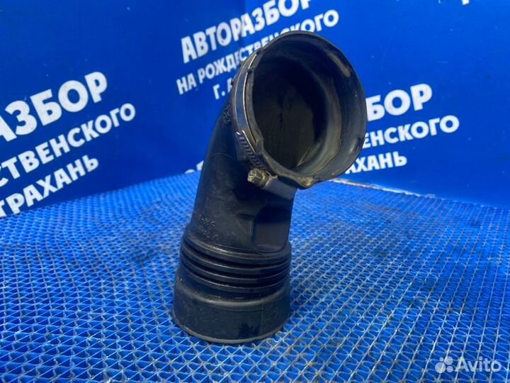 Патрубок воздушного фильтра Peugeot 308 хэтчбек