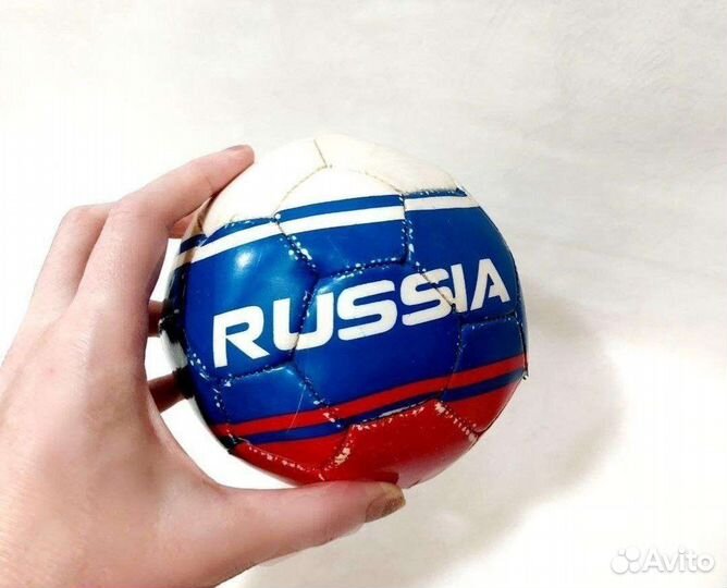 Мячи футбольные Demix Russia и Nike Joga Bonito