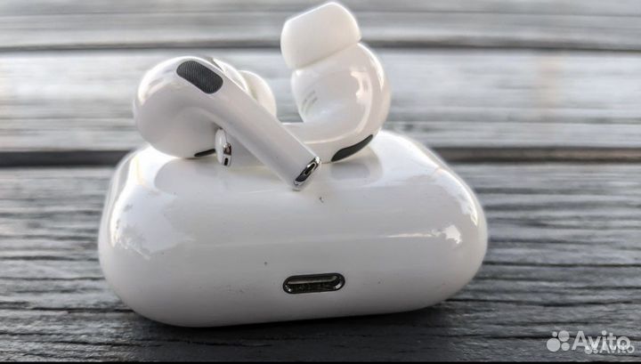 AirPods Pro 2 поколения (Гарантия + Чехол)