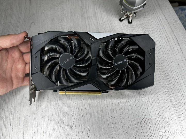 GTX 1660 Ti 6Gb Gigabyte Отличные