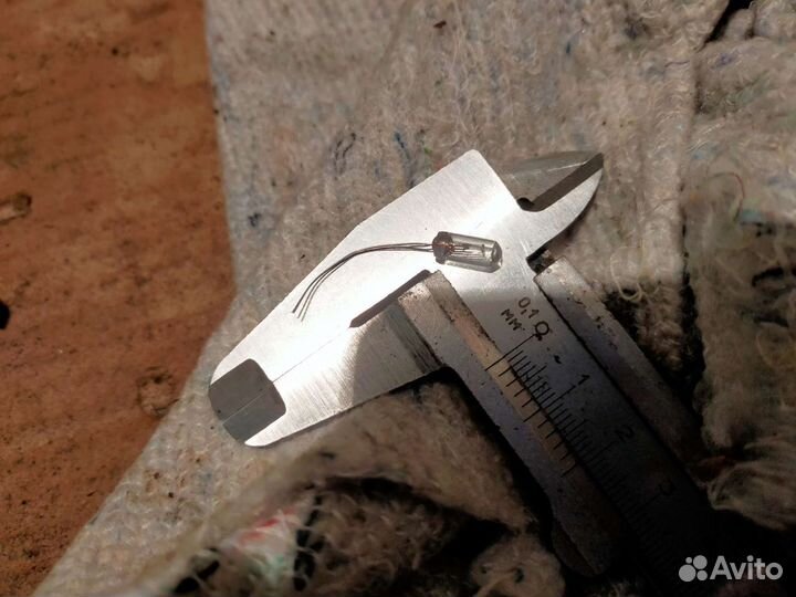 Лампочка с усиками без патрона для авто