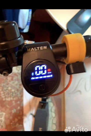 Электросамокат с приложением блютуз