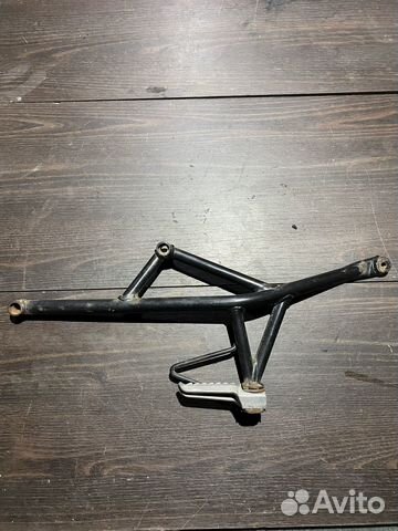 Кронштейн правой подножки kawasaki Versys 650 ABS