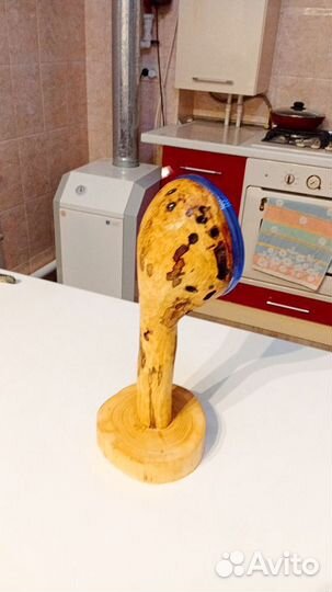 Зеркало настольное из дерева ручной работы