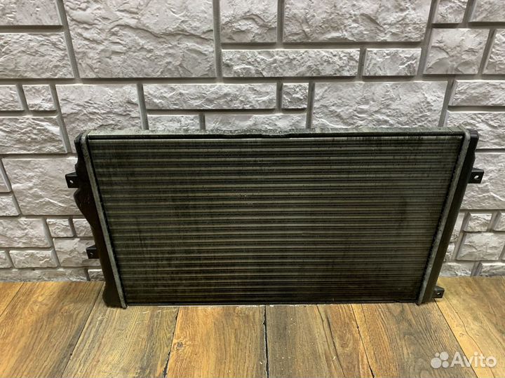 Volkswagen Jetta 6 Радиатор основной 1,4л саха