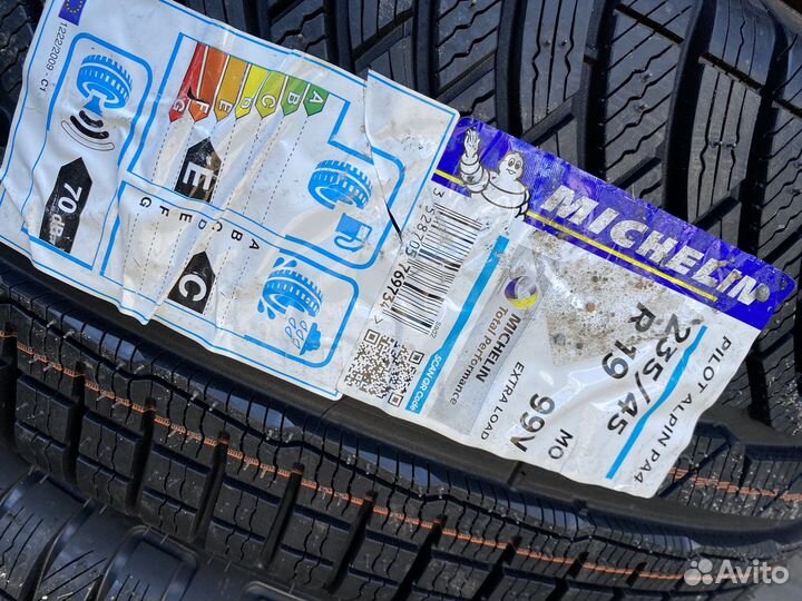 Michelin Pilot Alpin PA4 235/45 R19 99V