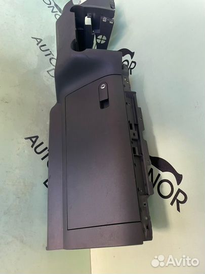 Нижняя часть панели Volkswagen Touareg 7L дорест