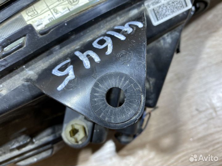 Фара передняя левая Ford Focus 1 рест 142318