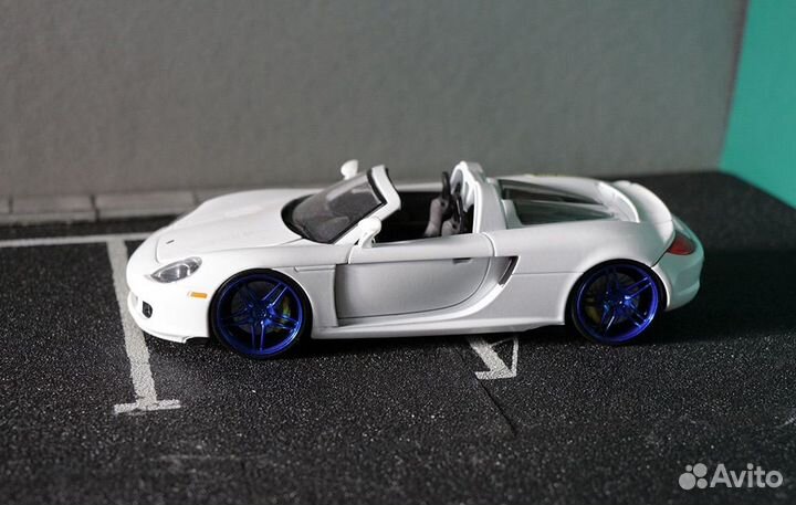 Jada toys DUB city Porsche Carrera GT 1:24