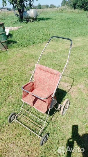 Детская прогулочная коляска 