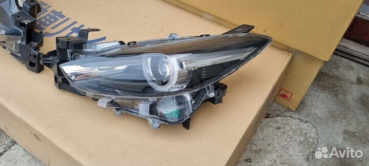 Фара передняя правая левая mazda 3 bm рест