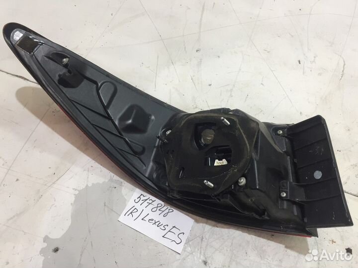 Фонарь задний наружний правый (Lexus ES)