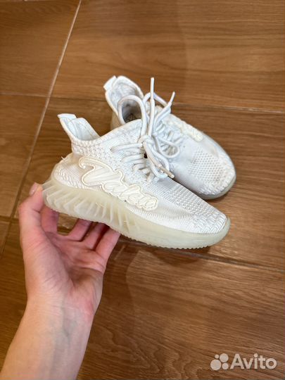 Кроссовки десткие 27