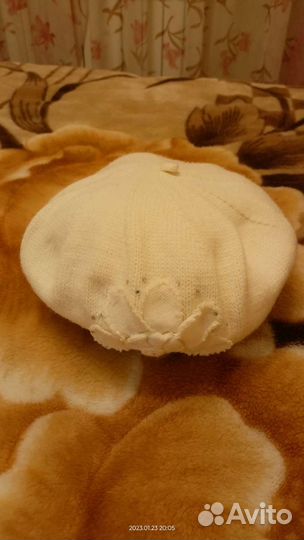 Берет женский вязаный