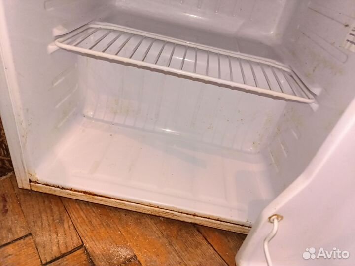 Холодильник маленький