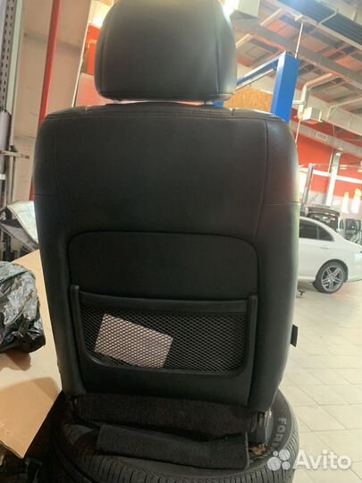 Передее правое сиденье Infiniti G35