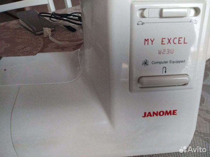 Швейная машина бу Janome