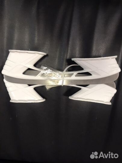 Стаканы для хоккейных коньков с лезвиями