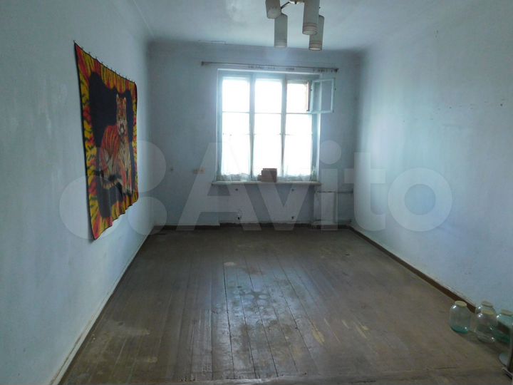 2-к. квартира, 55 м², 1/3 эт.