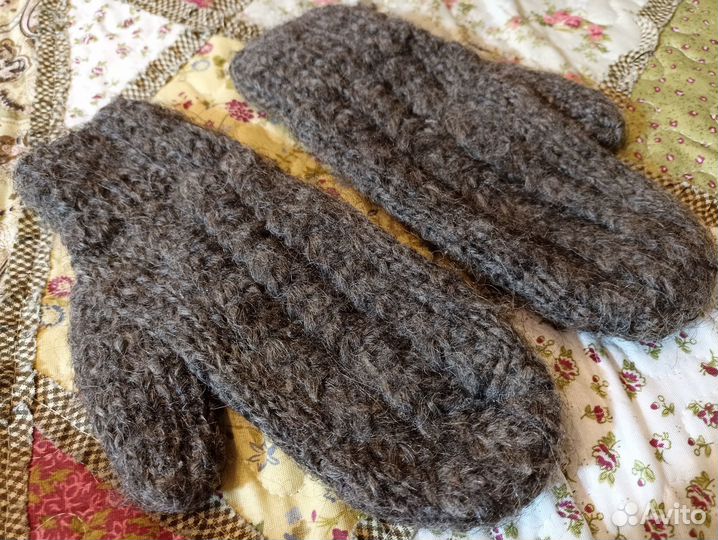 Шерстяные варежки, носки