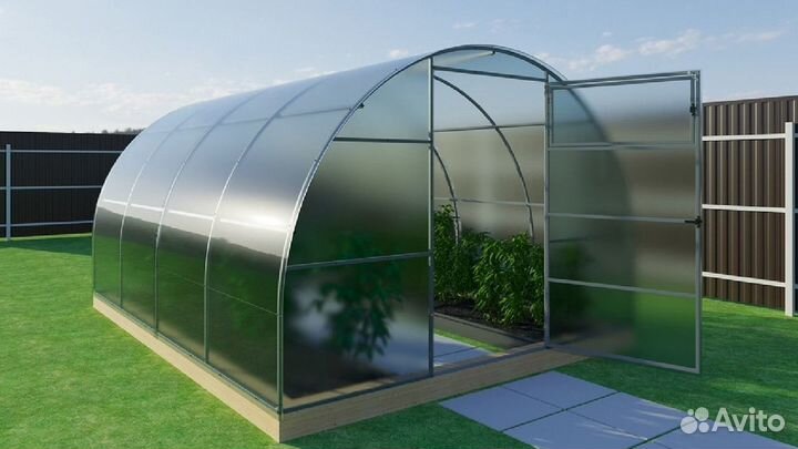 Теплица с поликарбонатом