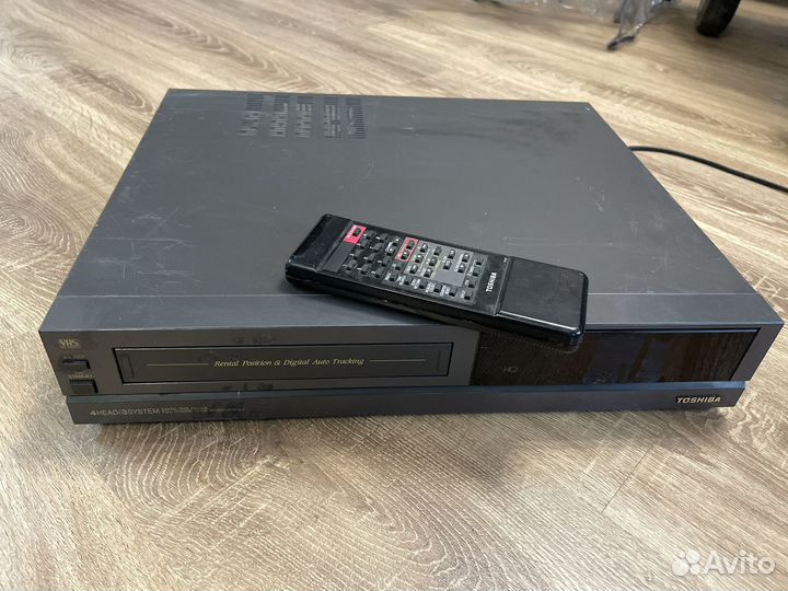 Видеомагнитофон toshiba