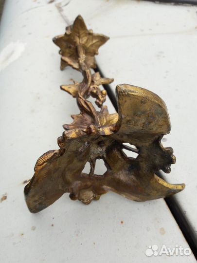 Подсвечник бронзовый тюльпан