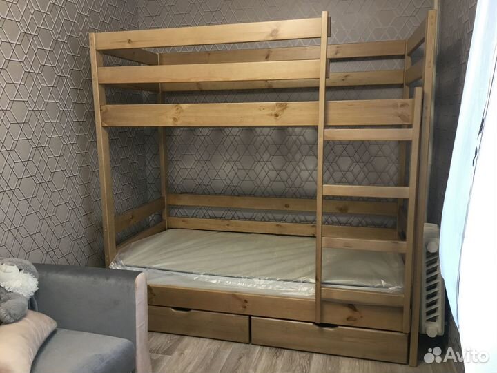 Двухъярусная кровать
