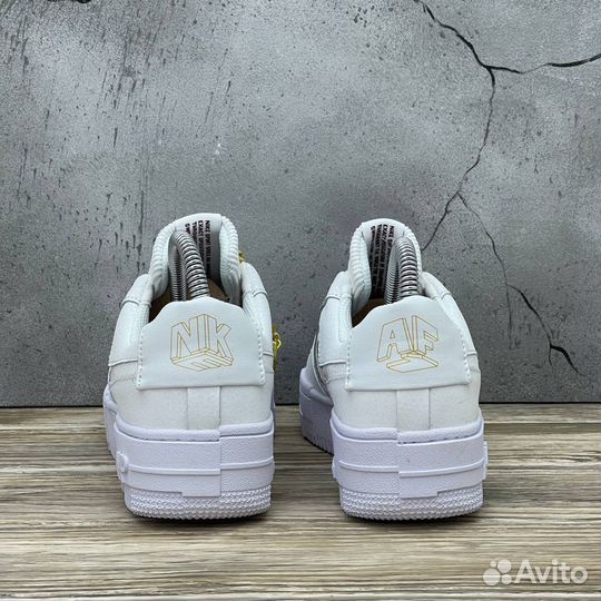 Кроссовки женские Nike Air Force 1 Low Pixel