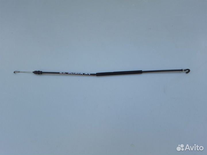 Трос открывания передней двери Skoda Octavia A4