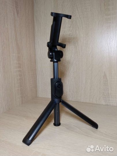 Монопод трипод Xiaomi Mi Bluetooth Bracket Self Ti