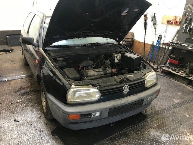 Разбор на запчасти Volkswagen Golf 3