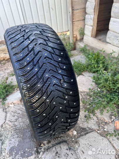 Nokian Tyres Hakkapeliitta 8 235/45 R19
