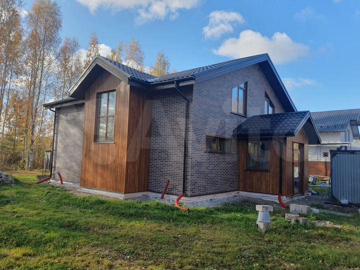 Дом 216 м² на участке 15,3 сот.