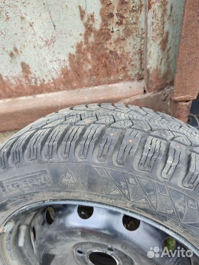 Pirelli Carrier Winter 195/60 R15