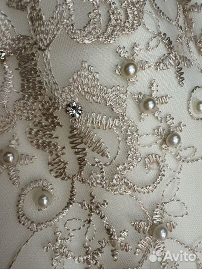 Шикарное итальянское платье с пышной юбкой