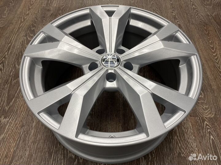 Новые диски 19 дюймов 5/114,3