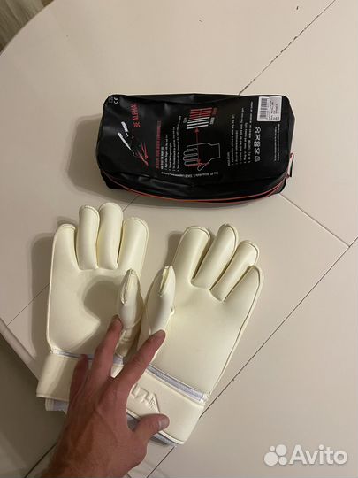 Вратарские перчатки alphakeepers