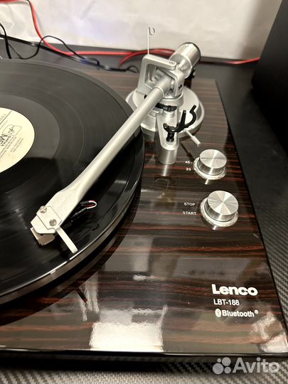 Виниловый проигрыватель Lenco LBT-188 walnut