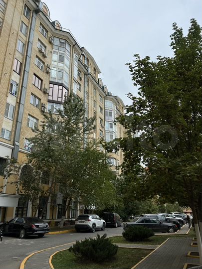 3-к. квартира, 90 м², 3/10 эт.