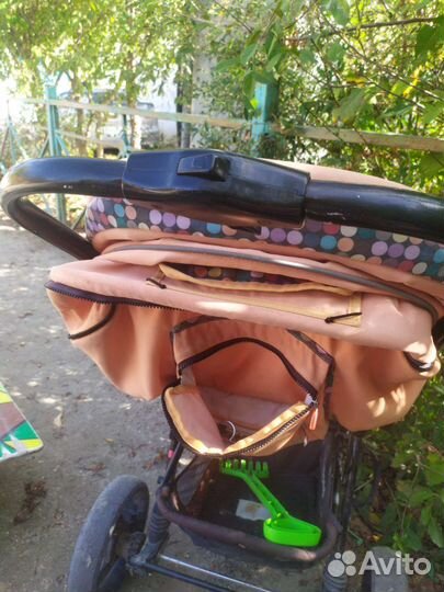 Прогулочная коляска