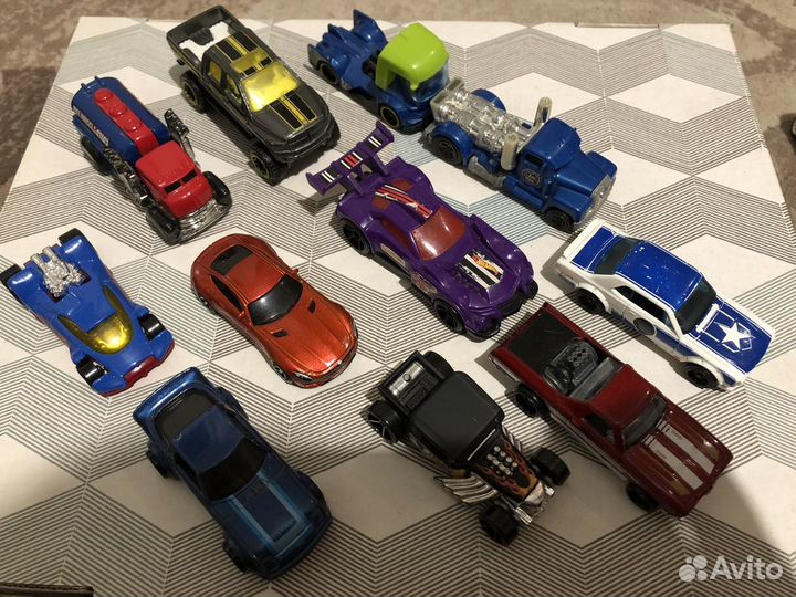 Машинки welly, hotweels