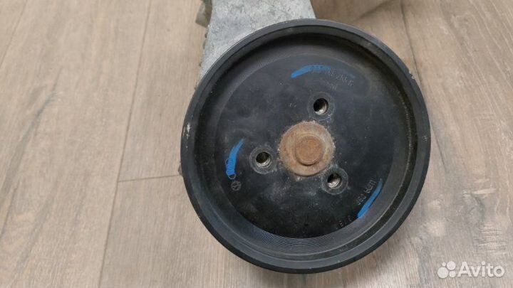 Насос гидроуселителя руля Volkswagen Touareg 1 4.2