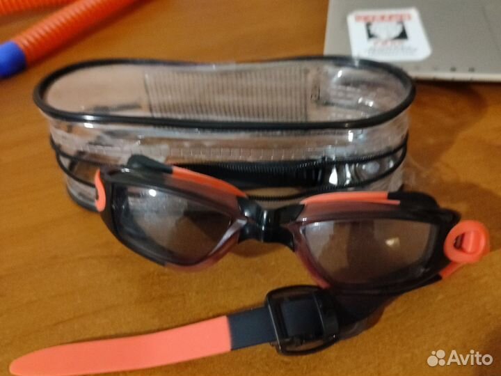 Очки для плавания