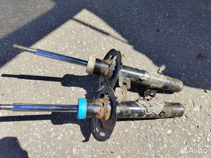 Стройки передние Citroen C-Elysee