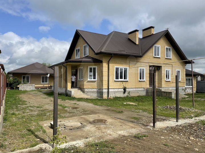 Дом 370 м² на участке 12 сот.