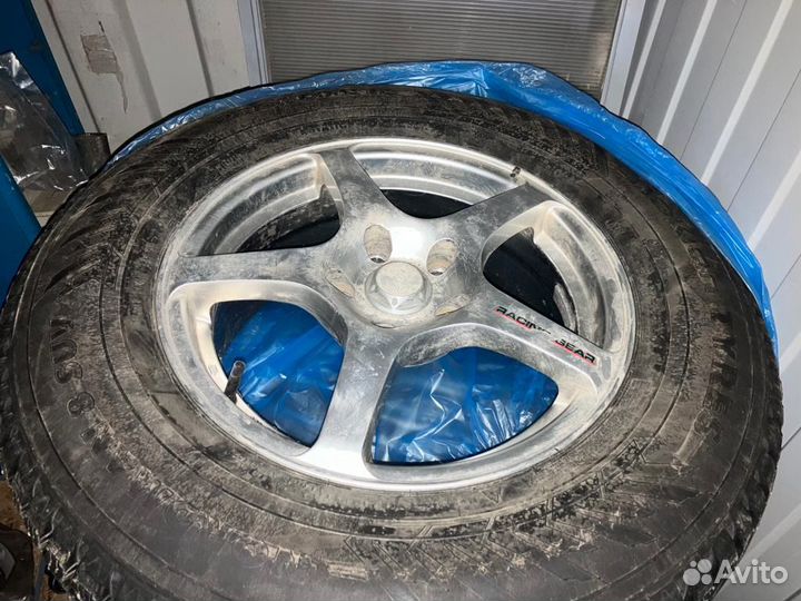 R16 Nokian Tyres Nordman 8 225/70, PCD 5x114.3 DIA 67.1