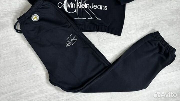 Спортианве штаны calvin klein