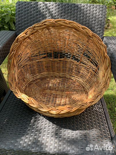 Лежанка для кошек и собак. Плетеная